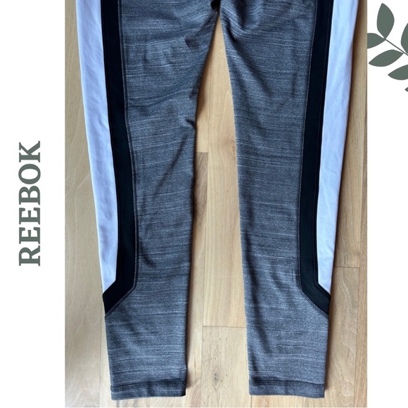 Reebok Women’s Color Block Grey Black White Leggings Size  Medium - Picture 5 of 7